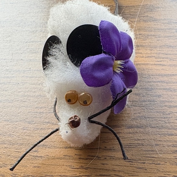 Plush Mouse Toy with Purple Flower - Picture 3 of 4